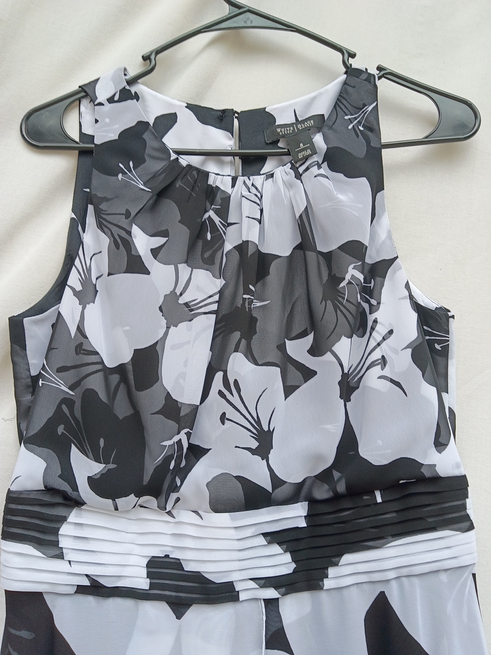 White House Black Market Black & White Floral Tiered Midi Dress - Picture 4 of 6